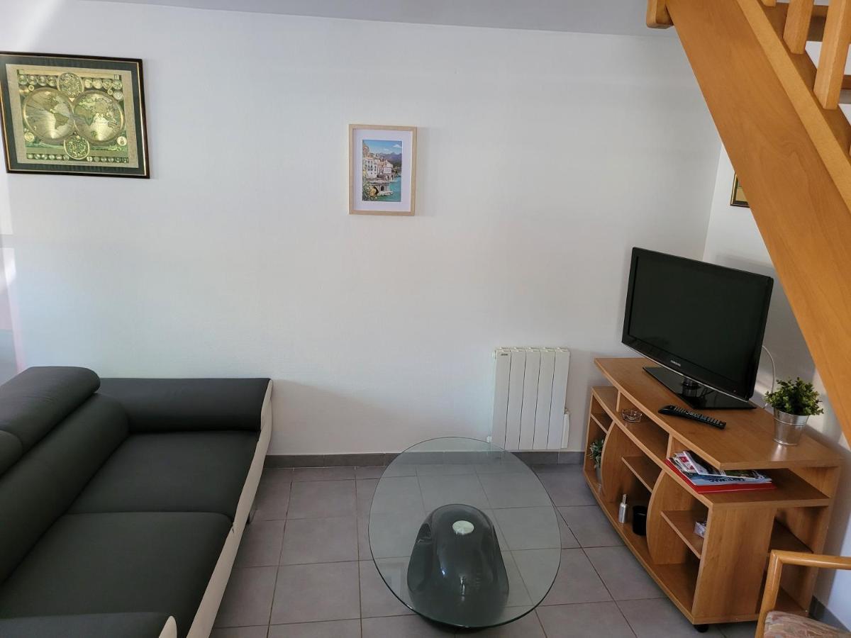 Appartement Meuble Duplex T3. Baume-les-Dames Exteriör bild